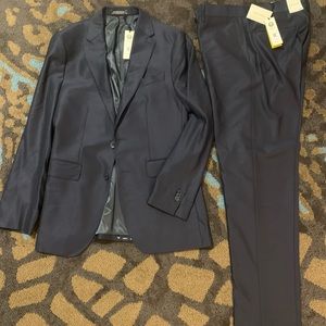 Men’s BRAND NEW BANANA REPUBLIC Suit sz 38R, 32 Pants